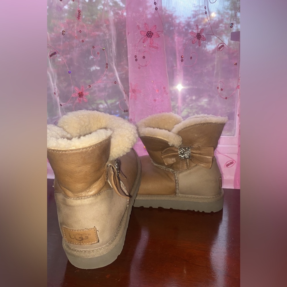 Beige Uggs!